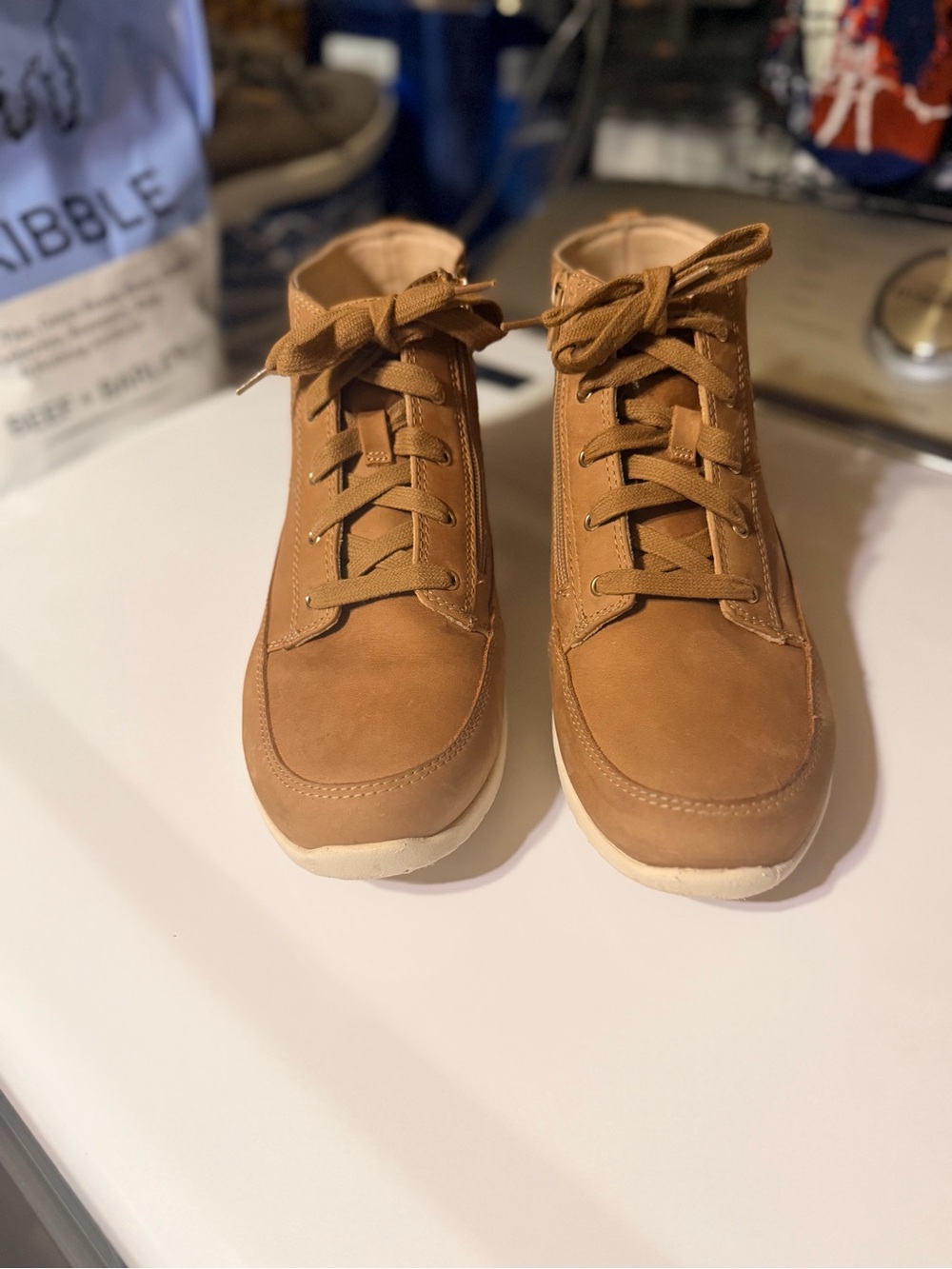 Vionic Tan Leather High Top Sneakers Women’s Size 10 M Side Zip Orthotic